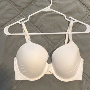 Victoria’s Secret full coverage T-shirt bra